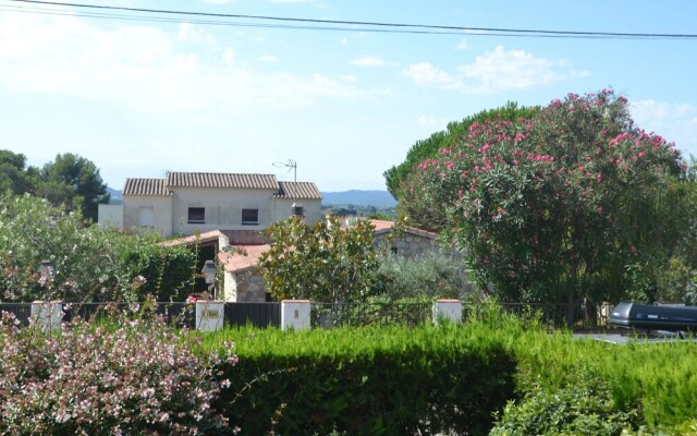 Cosy Holiday Home in L'estartit With Swimming Pool