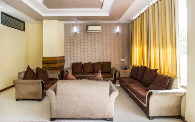 Fabhotel Royal Residency