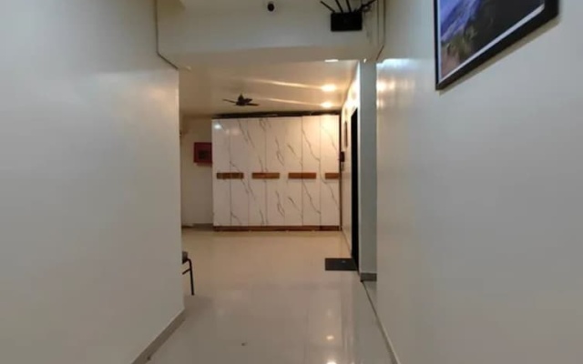 Fabhotel Vardhan Plaza