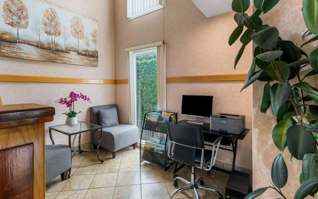 Quality Inn & Suites Vancouver - Hazel Dell