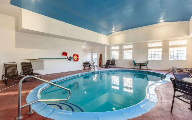 Super 8 by Wyndham Elizabethtown