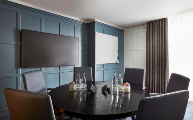 The Clermont London, Victoria