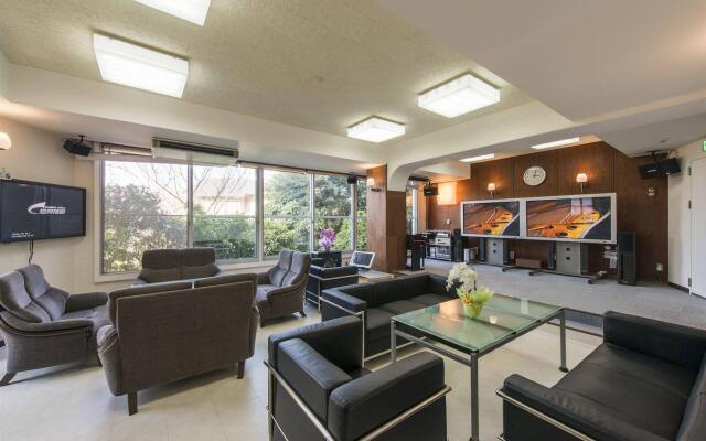 Atami Red House