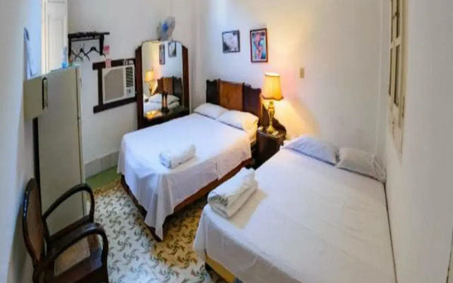 Casa Colonial Abogados Leonardo y Angela