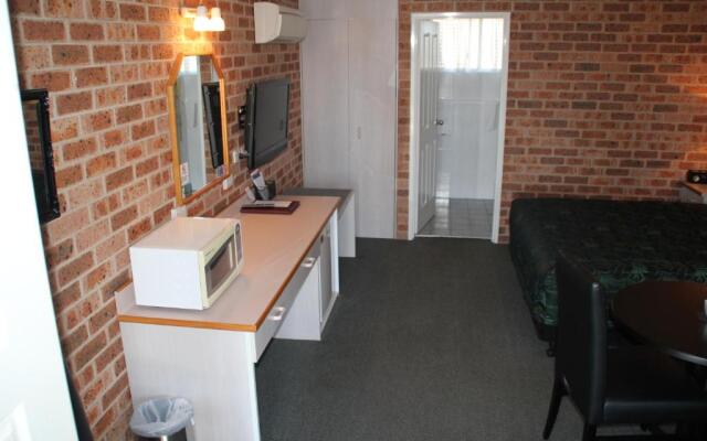 Town & Country Motor Inn