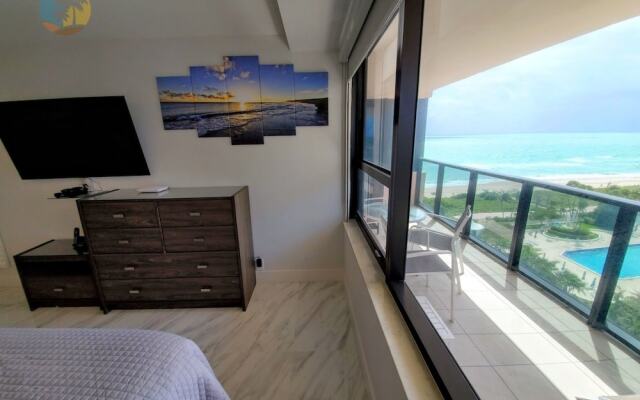 Alexander 1103 4 Bedroom Apts by RedAwning