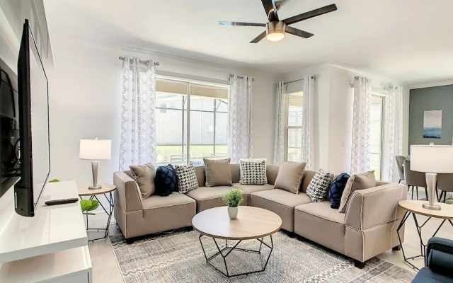 Storey Lake 6BR Private Pool Spa Waterpark/disney