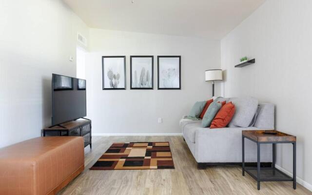 Pool, Old Town, King Bed, 2B/1B