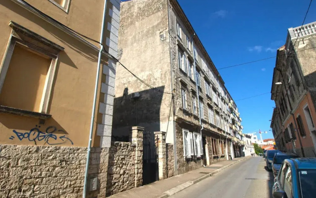 Room Dragica