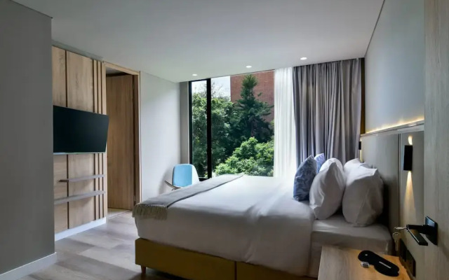 w Resplendent 1BR w Modern Balcony in Unicentro