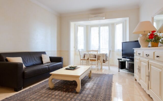 Vaneau ravissant T2 proche plages et palais