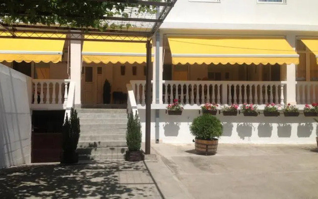 LaSestre Rooms