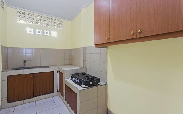 RedDoorz near Ciputra World Kuningan