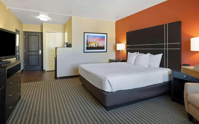 La Quinta Inn & Suites by Wyndham Tucson - Reid Park