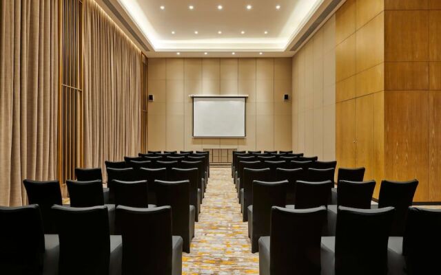 Lushan West Sea Resort, Curio Collection by Hilton