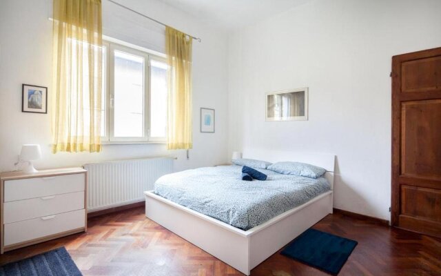 4 Bedrooms Flat Next To Station
