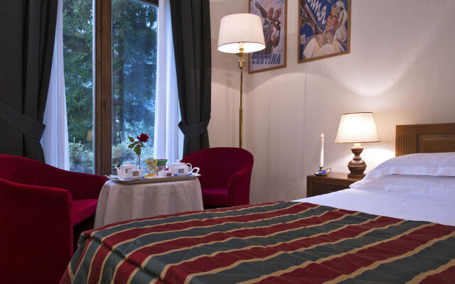 Boutique Hotel Villa Blu Cortina - Elegant 4 Stars Hotel Cortina d'Ampezzo