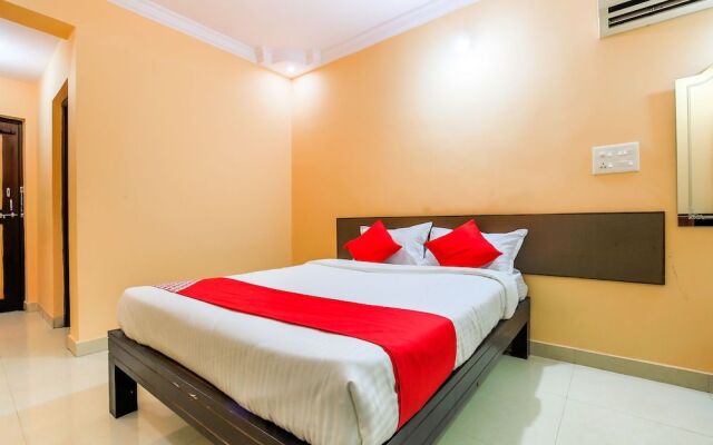 OYO 23035 Srinivas Residency