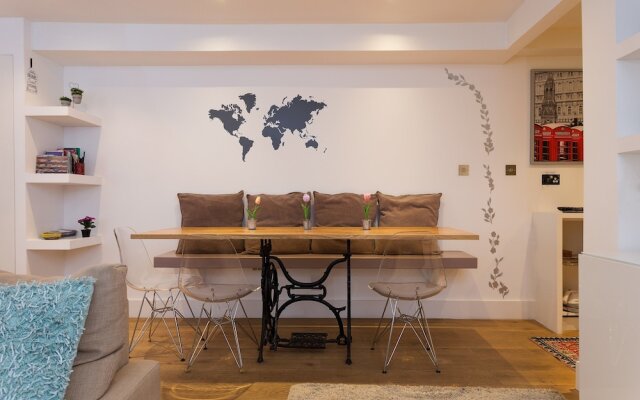 Kensington 2 Bedroom Flat With Patio