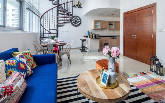 Lively & Spacious 1BR Loft in Dubai Marina