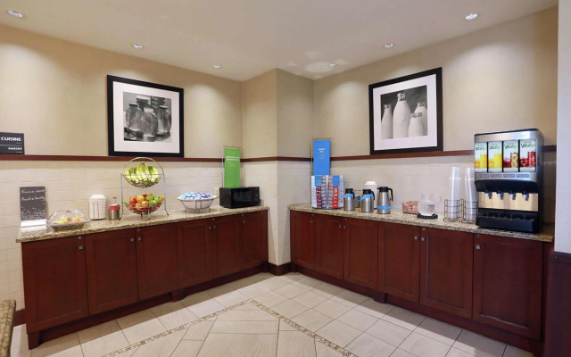Hampton Inn & Suites by Hilton Laval