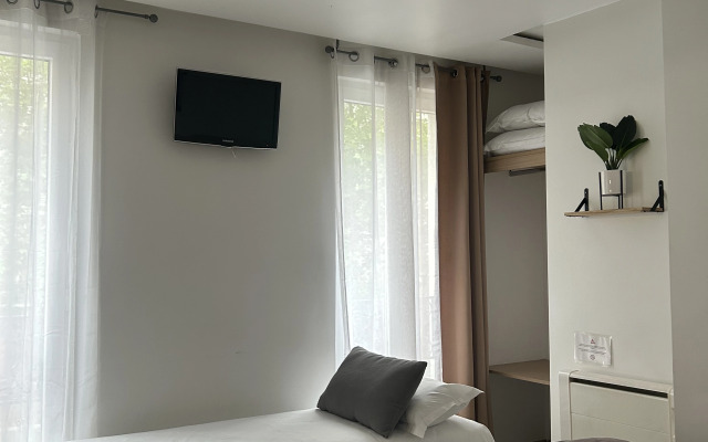 Hotel Le National Clichy Paris