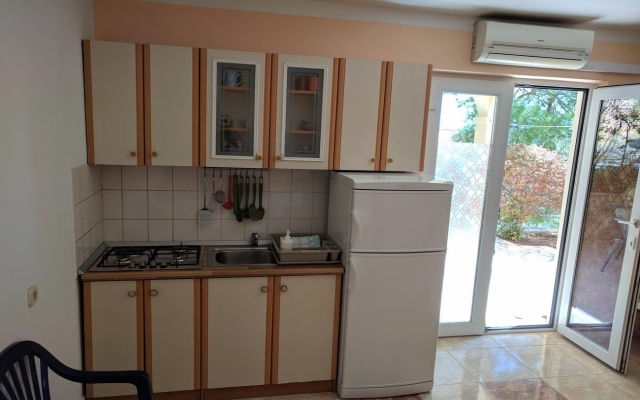 Apartment Var - with nice garden: A1 Sveta Nedjelja, Island Hvar