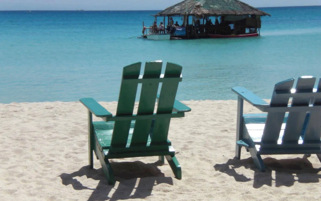 Yooneek Beach Resort