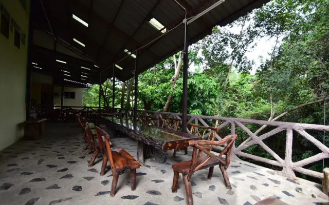 Petch Jed Sao Noi Resort
