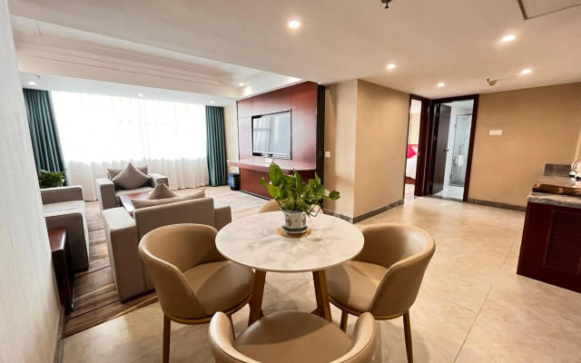 Skyline Plaza Hotel