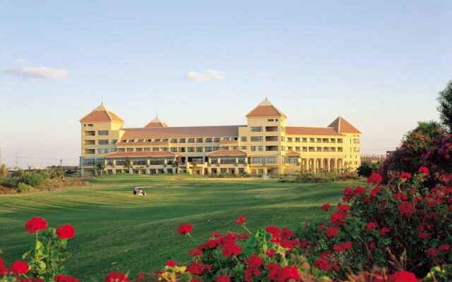 Hilton Pyramids Golf