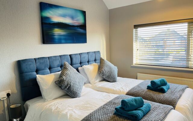 Beautiful 4-bed House in Birmingham Airport NEC