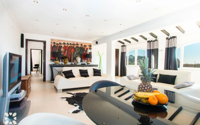 Villa Hugo 11 by Abahana Villas