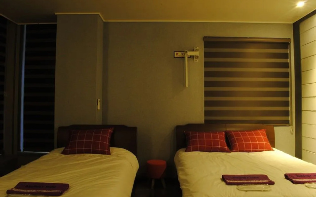 MoonDong's Hostel