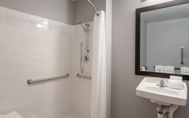 Stay APT Suites Alexandria-Fort Belvoir