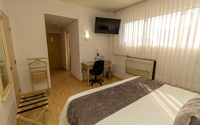 Hoteles Piedra Alta by De Los Perez