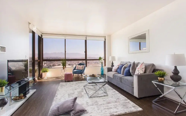 New Urban Downtown LA Luxury Apartment