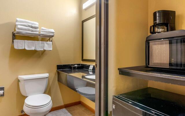 Quality Inn & Suites Lenexa Kansas City