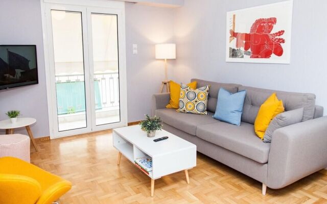 Stylish and Bright Apartment in Athens Centre!