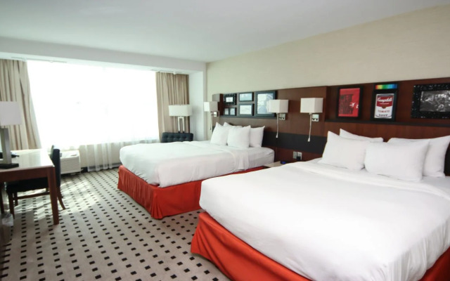 Delta Hotels by Marriott Milwaukee Northwest