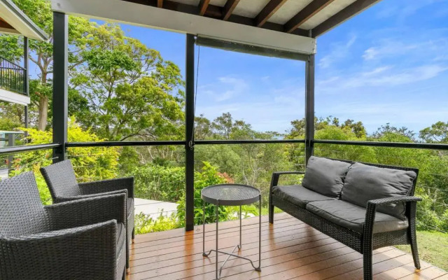 Yarabin - Luxury 6 Bedroom Home With Ocean Views