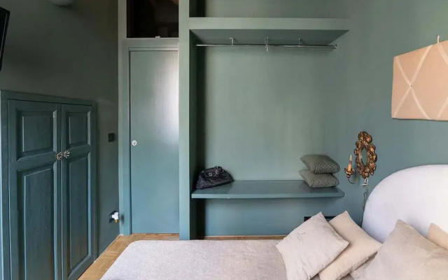 Artistic Flat W/wooden Beams, Porta Venezia