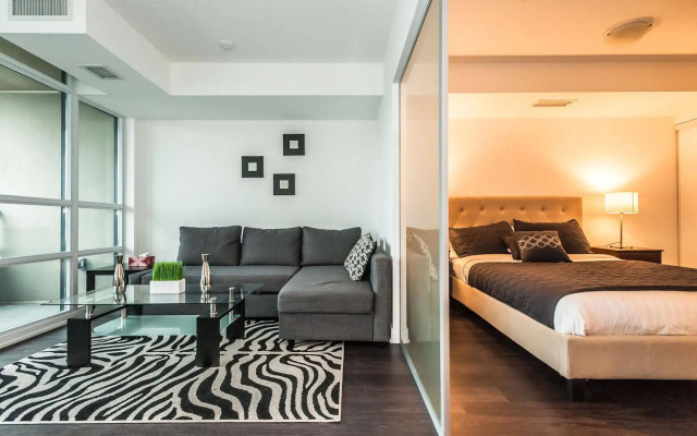 LifeSuites Lakeside Mimico