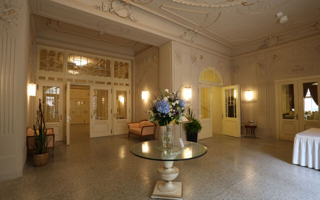 Grandhotel AMBASSADOR National House