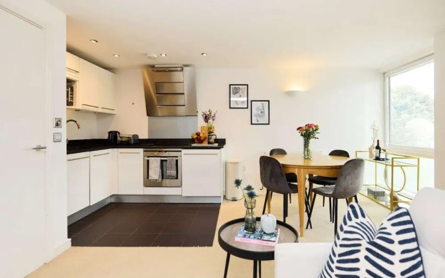 The River Thames Hideout - Modern 1bdr Flat