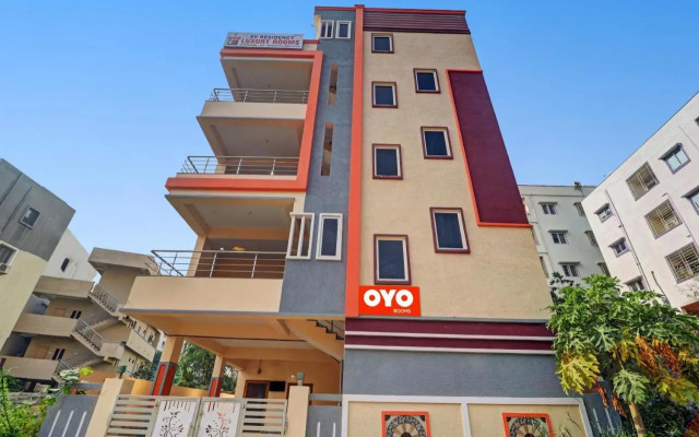 OYO 70303 S V Residency Kajaguda