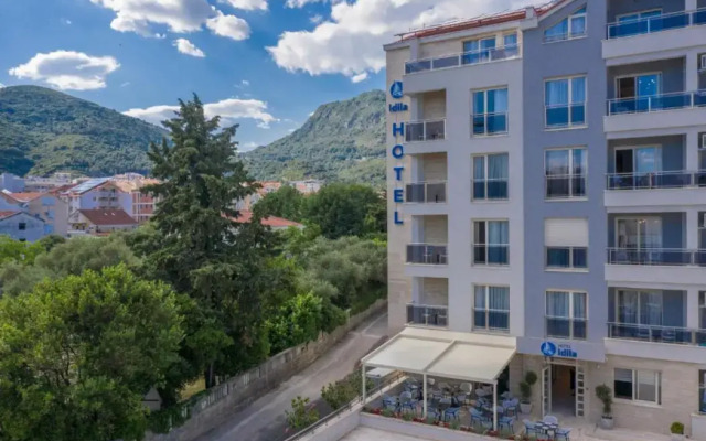 Hotel Idila