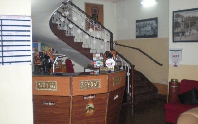 Hotel Amaara Lake