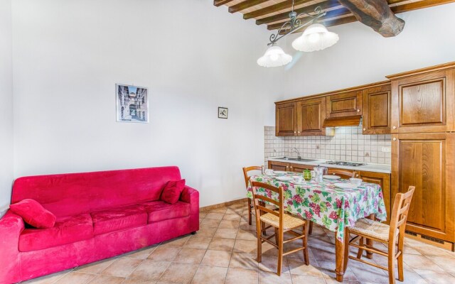 Ribes Family Apt Shared Pool,volterra