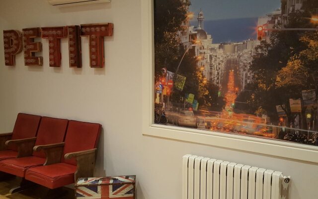 Petit Hotel